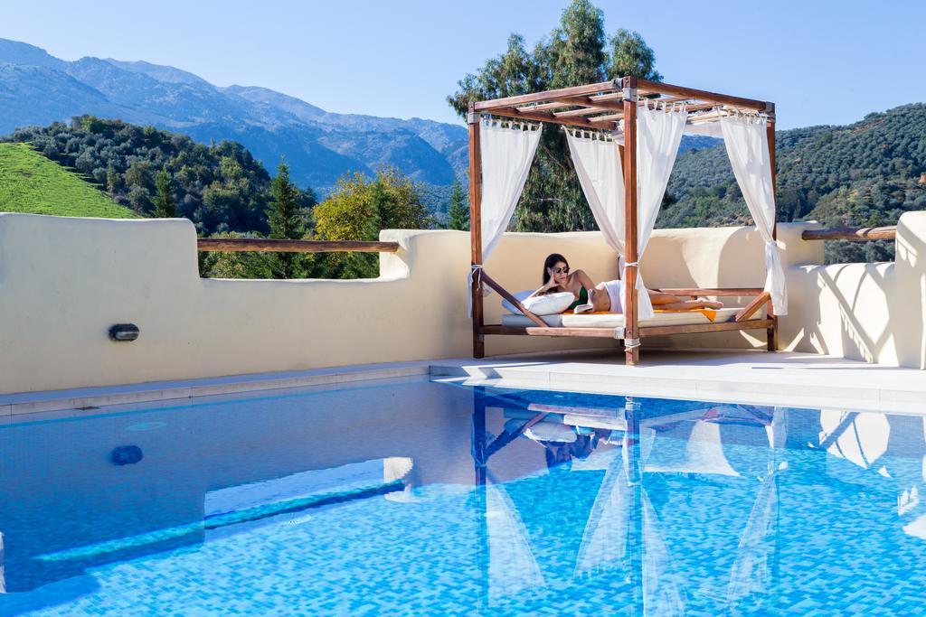 Verekinthos Villas - Pool, Hot Tub, Bbq, Kids Playground, Stunning Mountain Views Yerolakkos Exterior photo