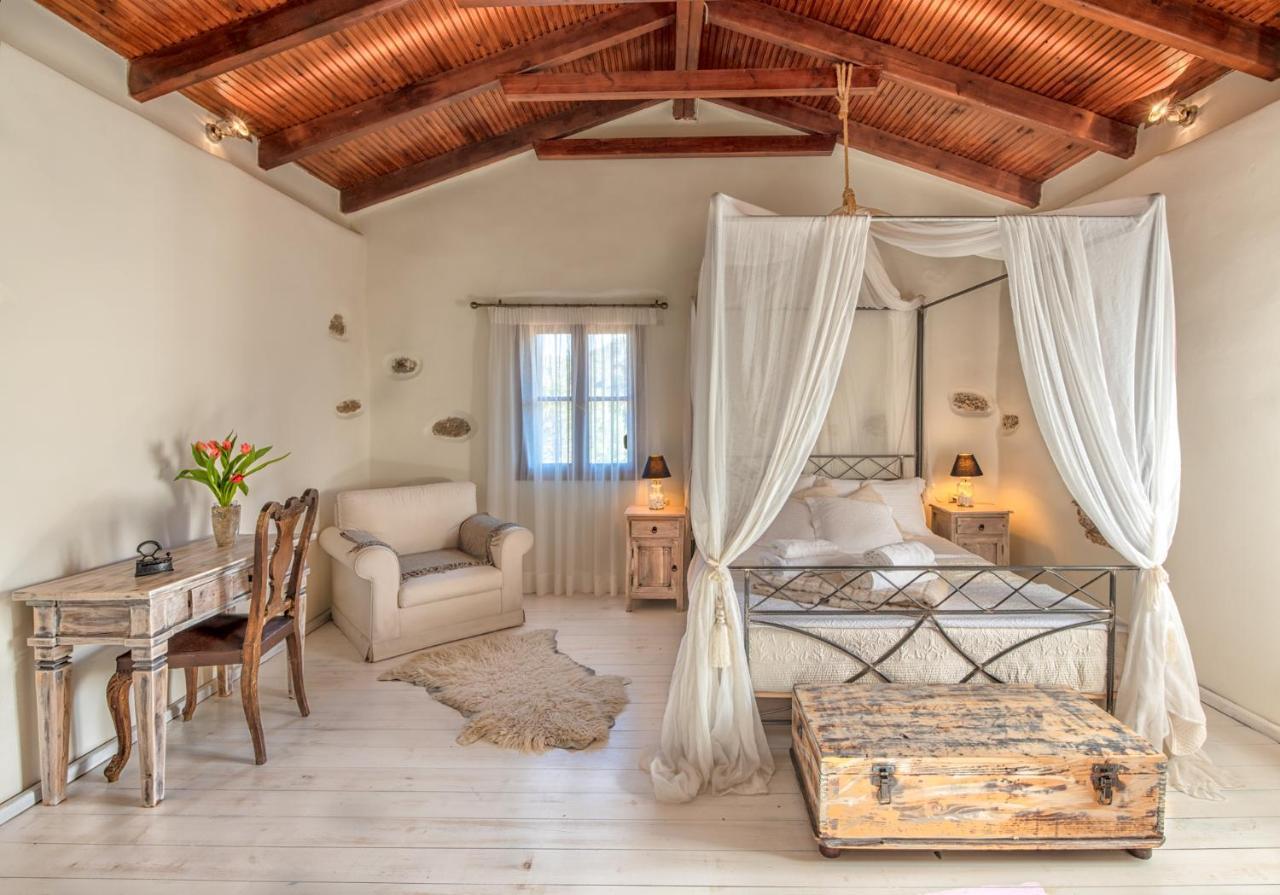 Verekinthos Villas - Pool, Hot Tub, Bbq, Kids Playground, Stunning Mountain Views Yerolakkos Exterior photo